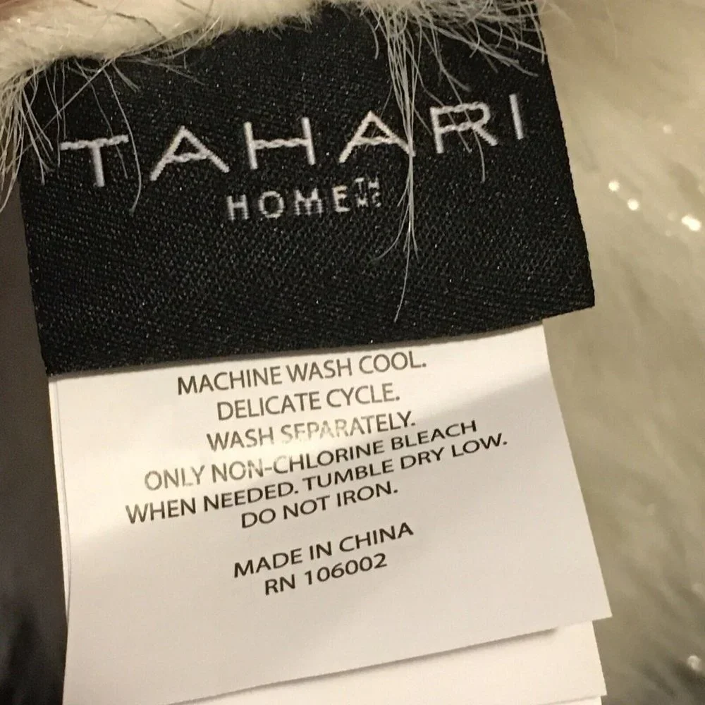 Tahari White Silver Tinsel Faux Fur Throw Blanket Luxury Holiday Christmas Decor